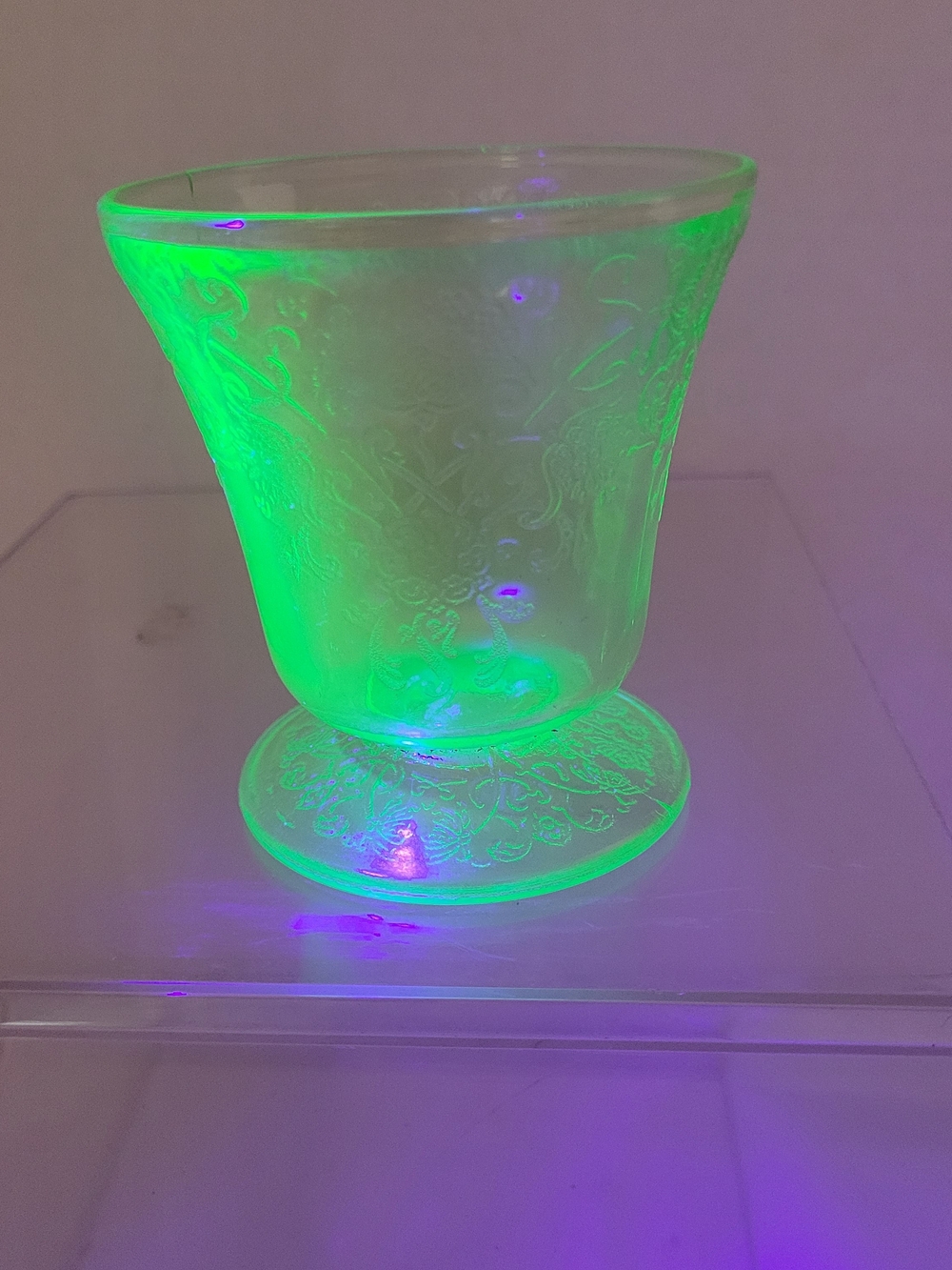 Vintage Hazel Atlas Green Florentine No 1 Poppy Footed Tumbler Uranium Glass